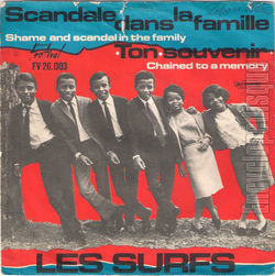 [Pochette de Scandale dans la famille / Ton souvenir (Les SURFS) - verso]