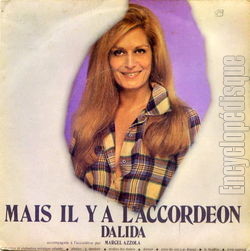 [Pochette de Mais il y a l’accordon (DALIDA)]