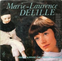 [Pochette de Une larme de porcelaine (Marie-Laurence DELILLE)]