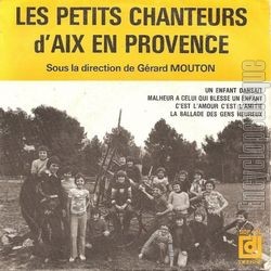 [Pochette de Un enfant dansait (Les PETITS CHANTEURS D’AIX-EN-PROVENCE)]