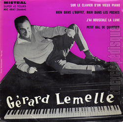 [Pochette de Sur le clavier d’un vieux piano (Grard LEMELLE)]